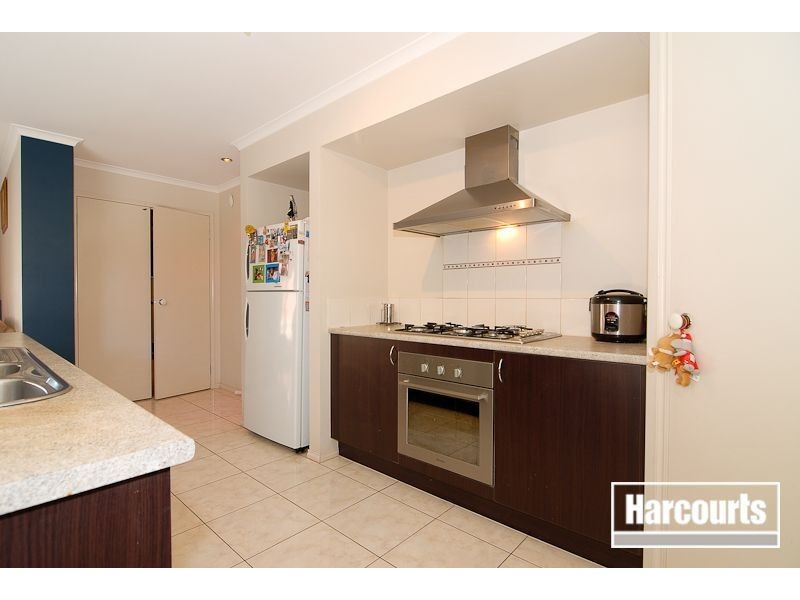 8 Palais Close, Narre Warren South VIC 3805