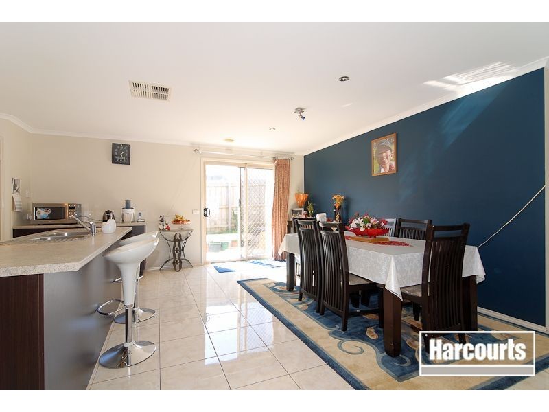 8 Palais Close, Narre Warren South VIC 3805