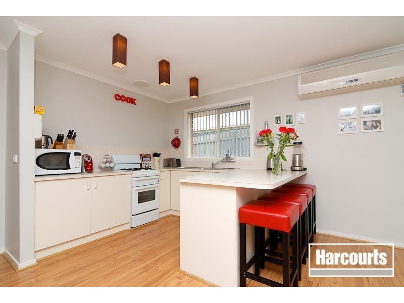 32 Manatoka Crescent, Hampton Park VIC 3976