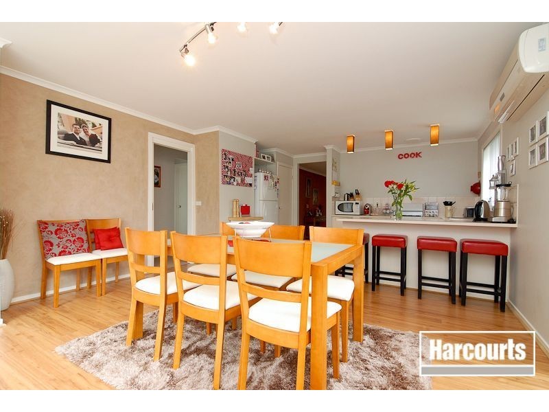 32 Manatoka Crescent, Hampton Park VIC 3976