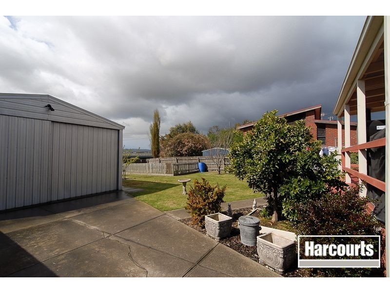 95 Willow Drive, Hampton Park VIC 3976
