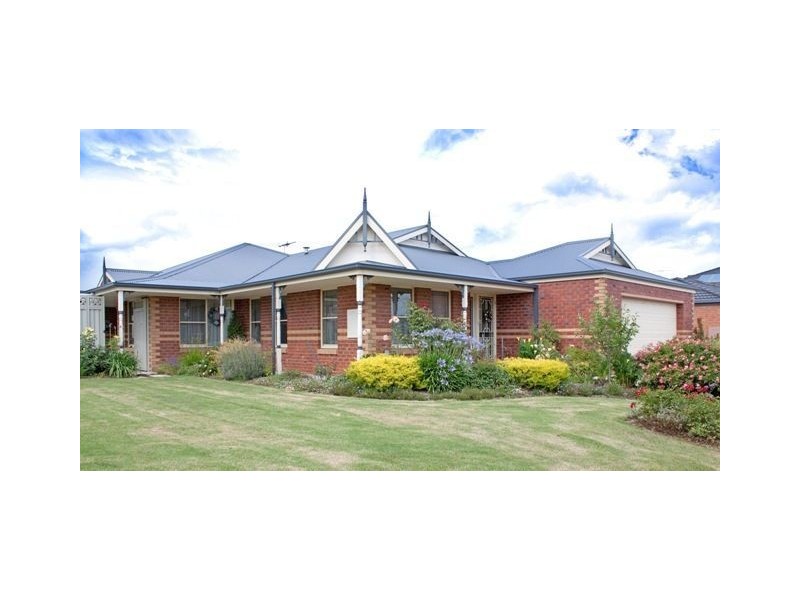 37 Hunt Club Boulevard, Cranbourne East VIC 3977