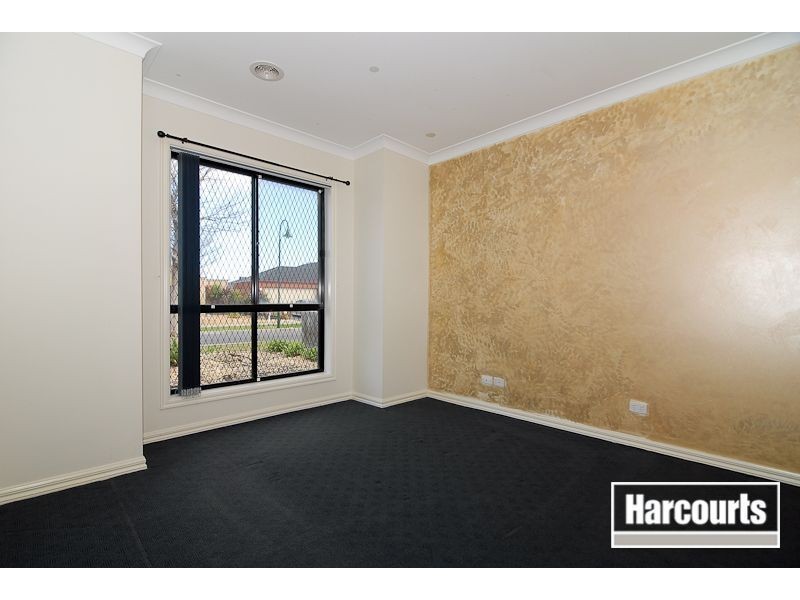 21 Baynton Crescent, Lynbrook VIC 3975