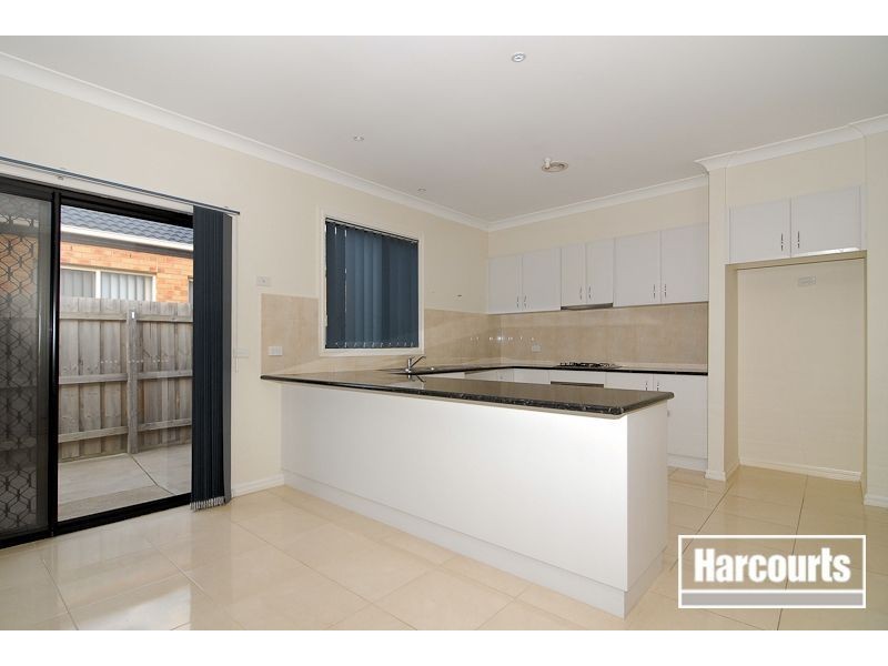 21 Baynton Crescent, Lynbrook VIC 3975