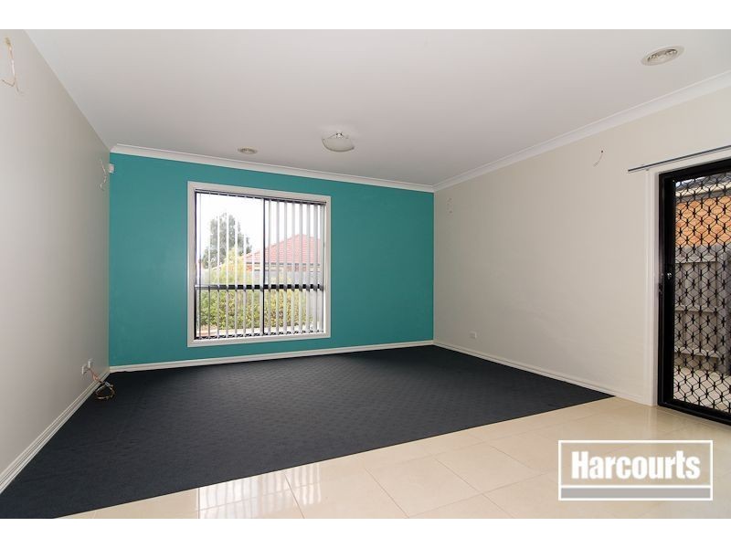21 Baynton Crescent, Lynbrook VIC 3975