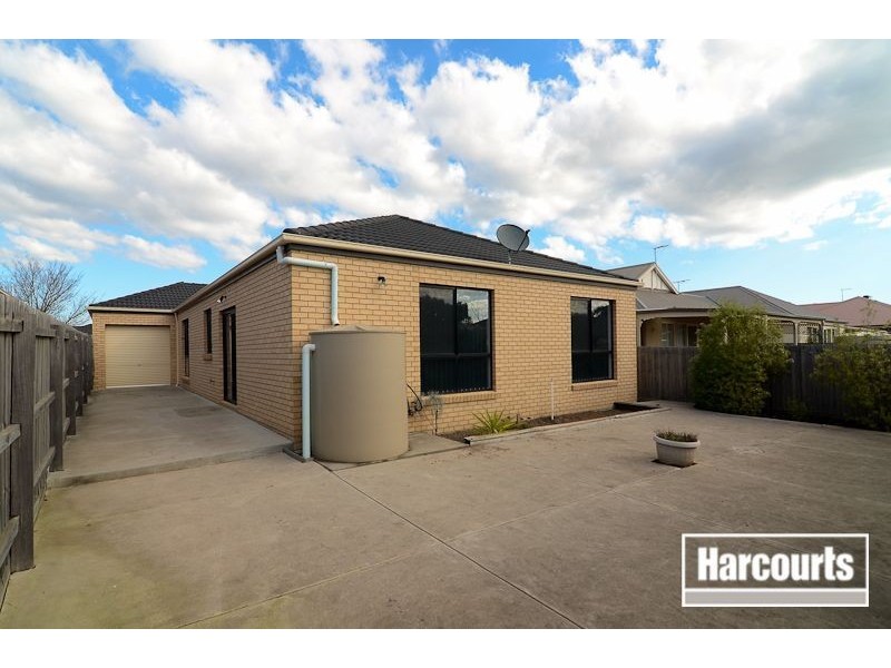 21 Baynton Crescent, Lynbrook VIC 3975