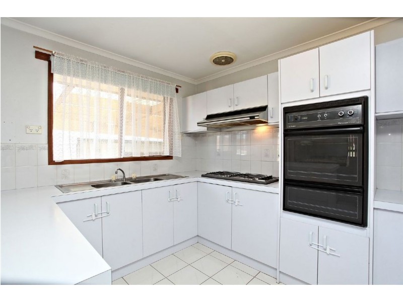 2 Dianna Court, Hampton Park VIC 3976