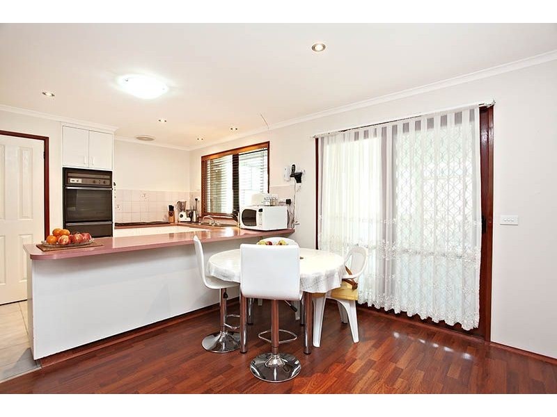 8 Sapphire Drive, Hampton Park VIC 3976