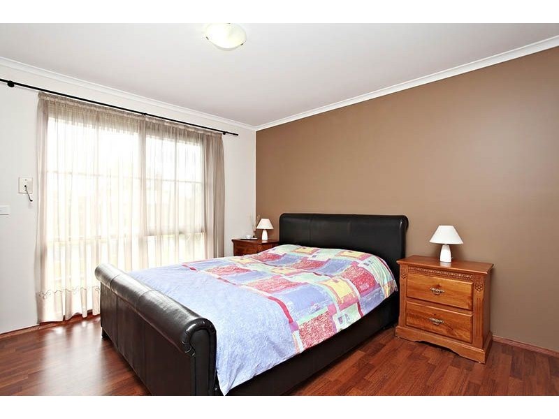 8 Sapphire Drive, Hampton Park VIC 3976