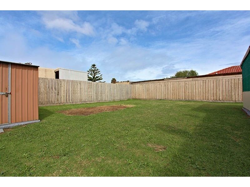 8 Sapphire Drive, Hampton Park VIC 3976