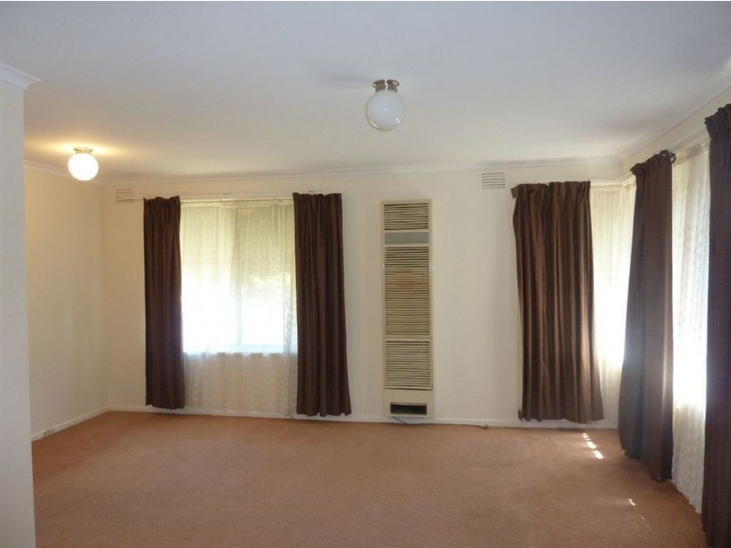 18 Mark Court, Hampton Park VIC 3976