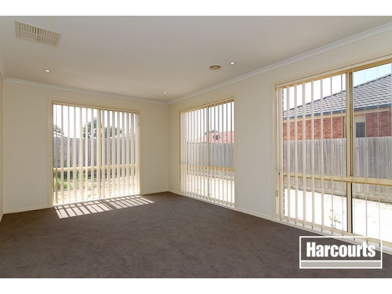 35 Astley Wynd, Lynbrook VIC 3975