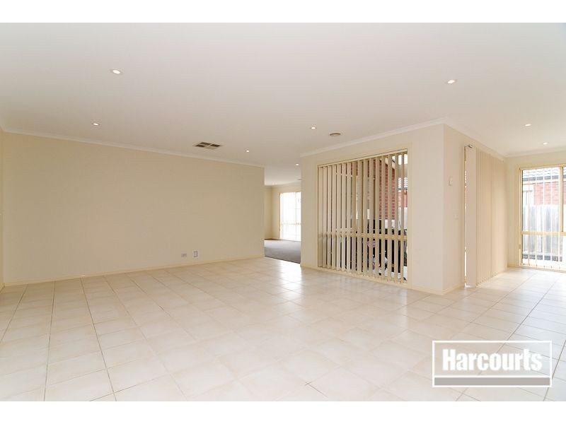 35 Astley Wynd, Lynbrook VIC 3975