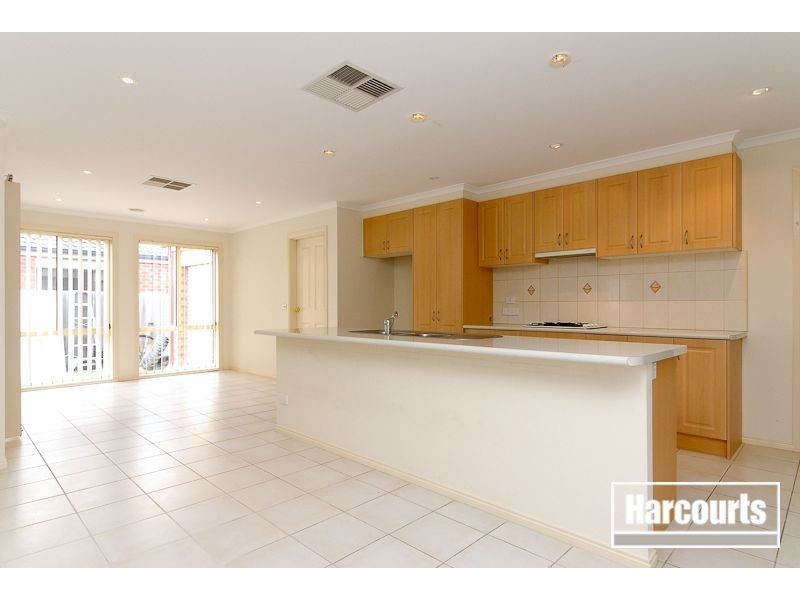 35 Astley Wynd, Lynbrook VIC 3975