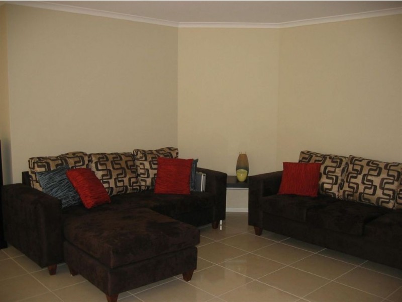 4 Speranza Place, Lynbrook VIC 3975