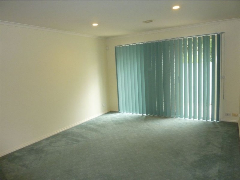 34B McLennan St, Eumemmerring VIC 3177