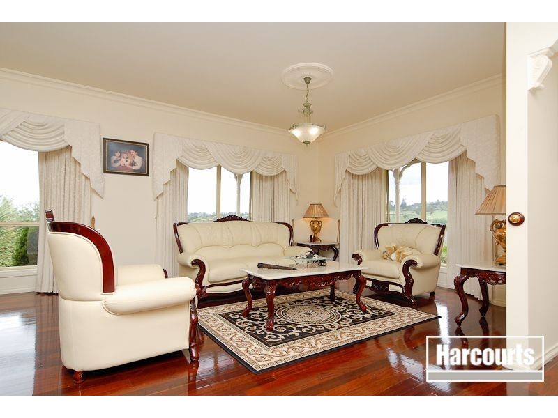 11 Tom Gearon Court, Narre Warren North VIC 3804