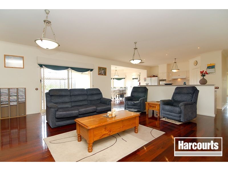 11 Tom Gearon Court, Narre Warren North VIC 3804