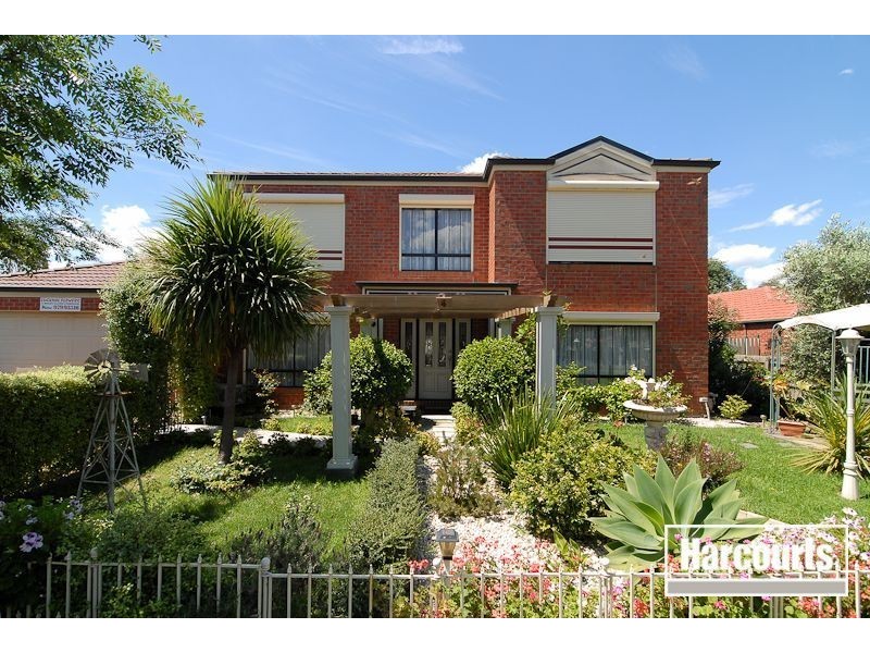 4 Brady Close, Lynbrook VIC 3975