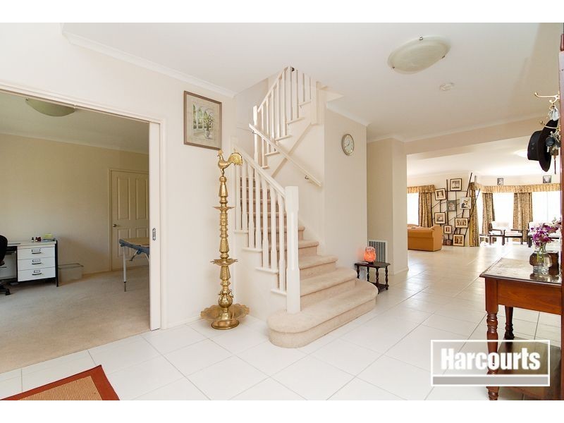 4 Brady Close, Lynbrook VIC 3975