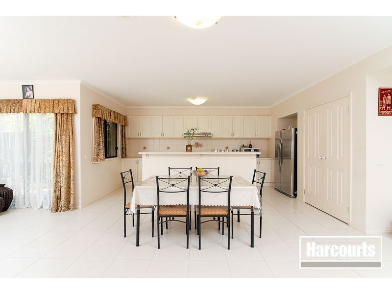 4 Brady Close, Lynbrook VIC 3975