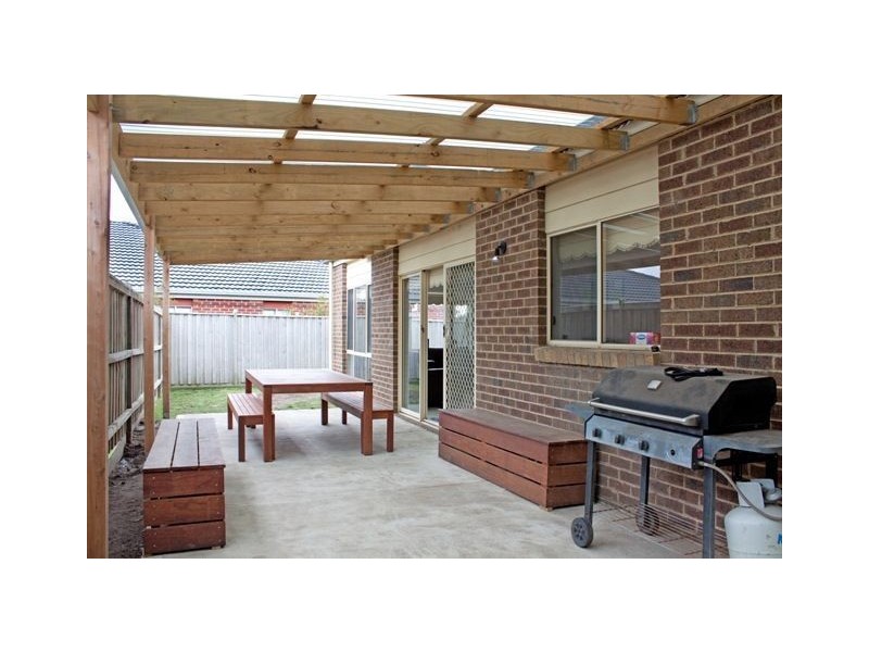 38 Waterbush Crescent, Lyndhurst VIC 3975