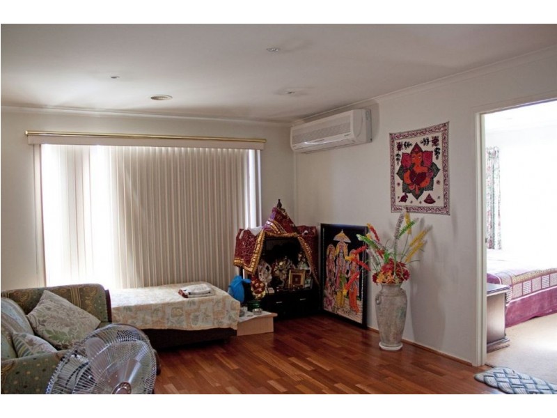 10 Eldershaw Drive, Lynbrook VIC 3975