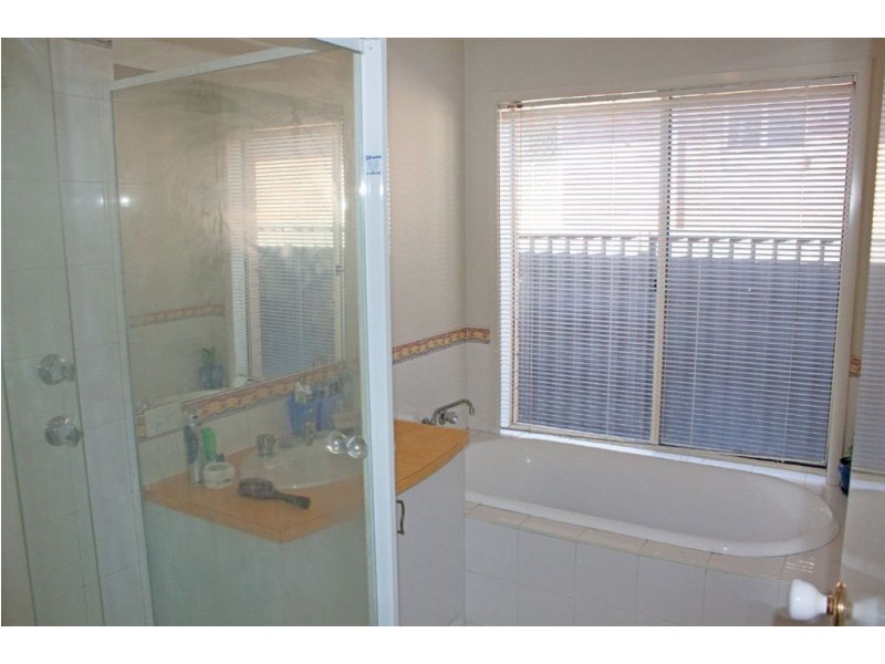 10 Eldershaw Drive, Lynbrook VIC 3975