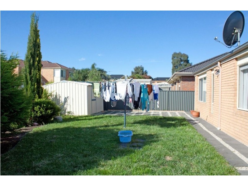 10 Eldershaw Drive, Lynbrook VIC 3975