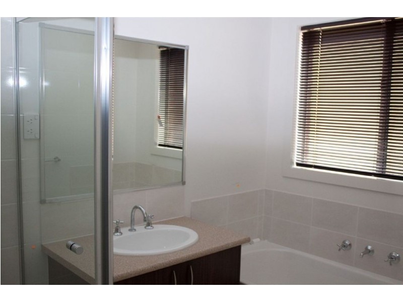 8/105 McMahons Road, Frankston VIC 3199