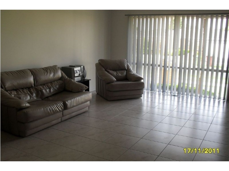 31 Horsefield Street, Cranbourne North VIC 3977