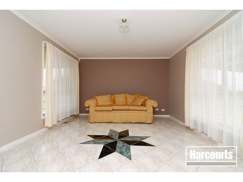 13 Ivan Crescent, Hampton Park VIC 3976