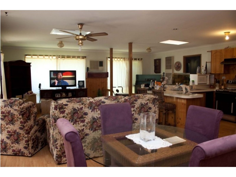 8 Reed Court, Endeavour Hills VIC 3802