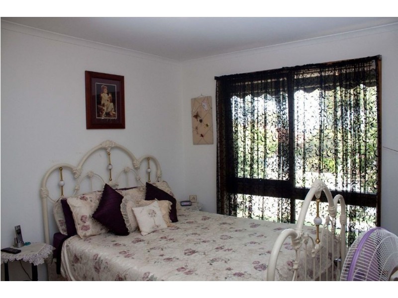 8 Reed Court, Endeavour Hills VIC 3802