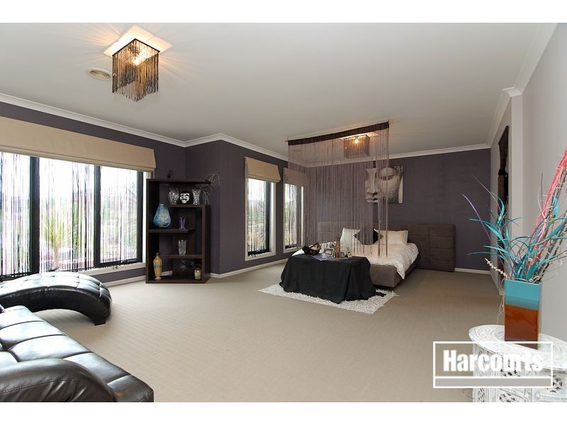 8 Wattle Valley Close, Lyndhurst VIC 3975