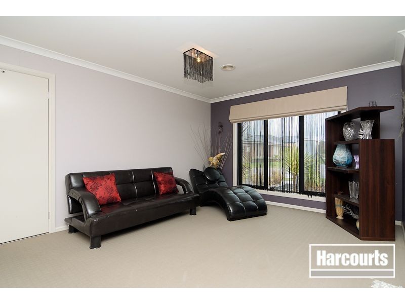 8 Wattle Valley Close, Lyndhurst VIC 3975