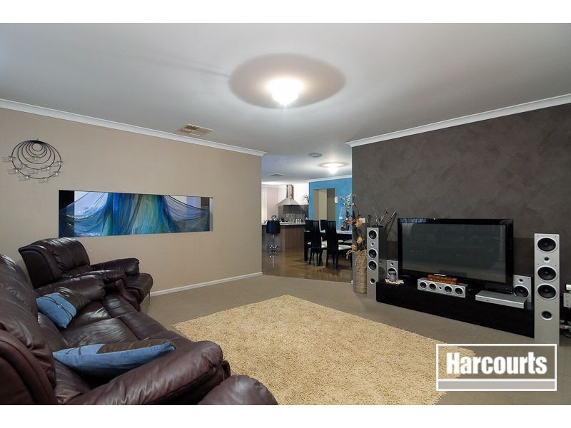 8 Wattle Valley Close, Lyndhurst VIC 3975