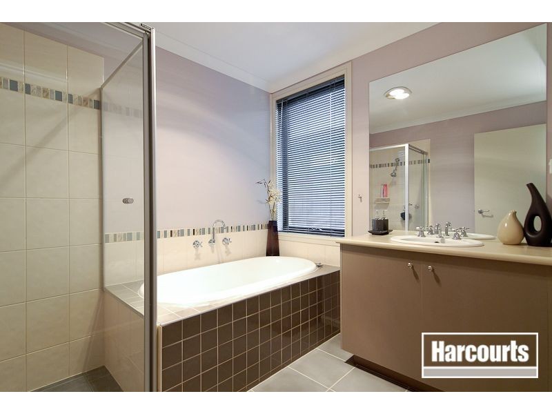 8 Wattle Valley Close, Lyndhurst VIC 3975