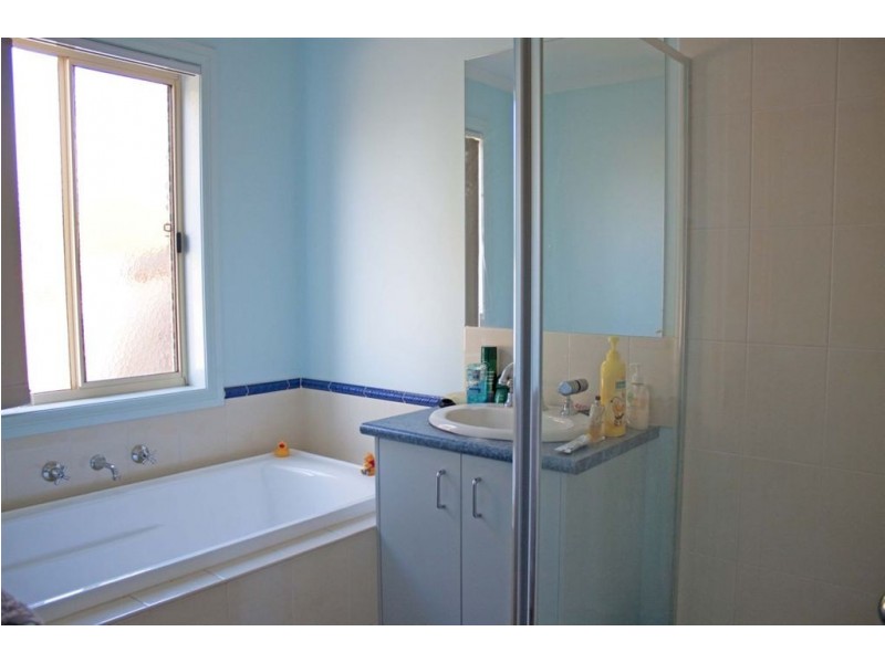 53 Fallingwater Drive, Pakenham VIC 3810