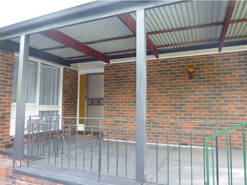 26 McLaren Avenue, Cranbourne VIC 3977