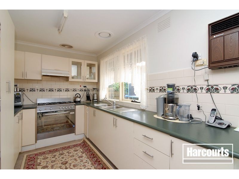 20 Saxonwood Drive, Narre Warren VIC 3805