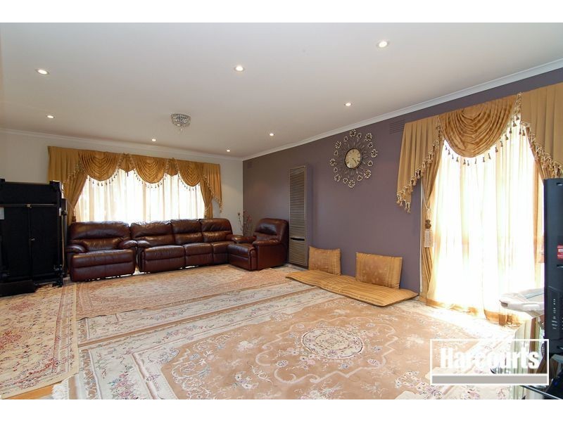 20 Saxonwood Drive, Narre Warren VIC 3805