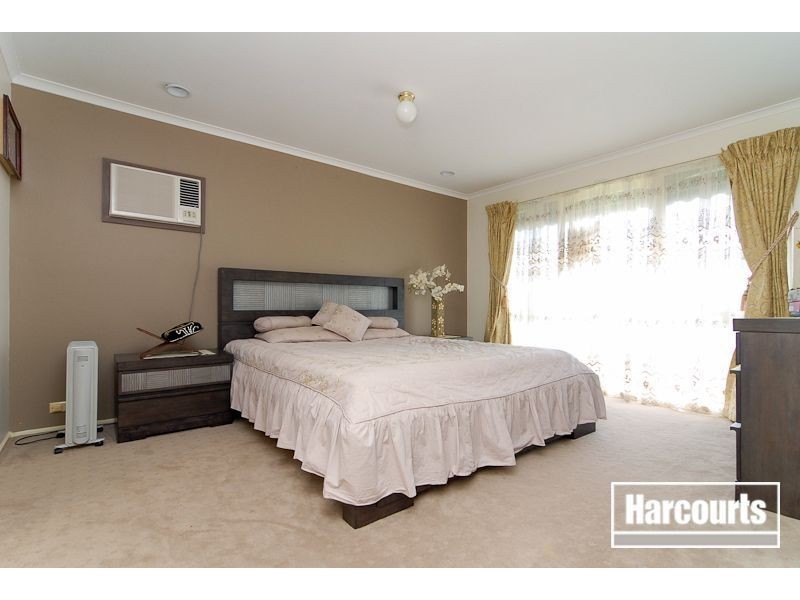 20 Saxonwood Drive, Narre Warren VIC 3805