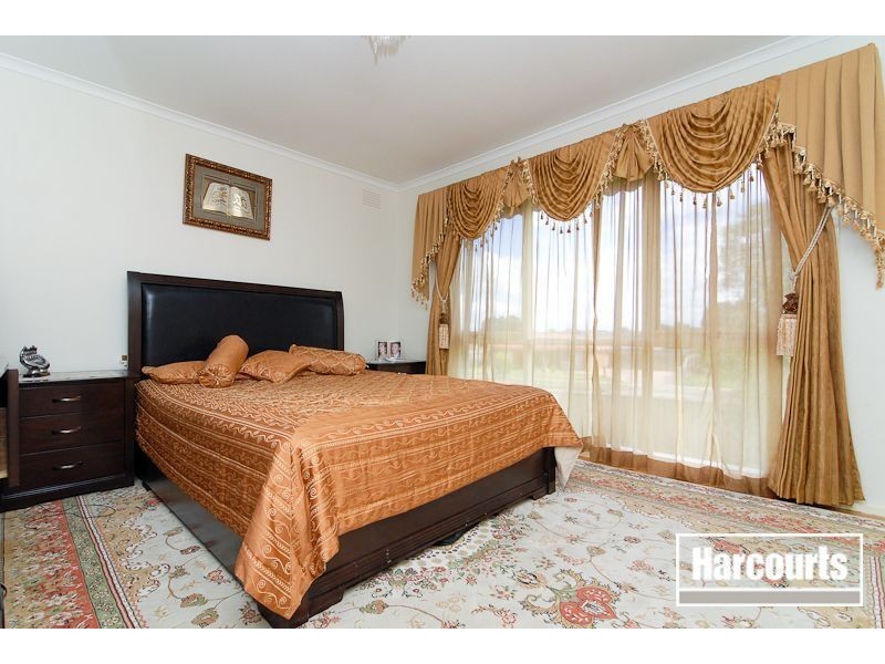 20 Saxonwood Drive, Narre Warren VIC 3805