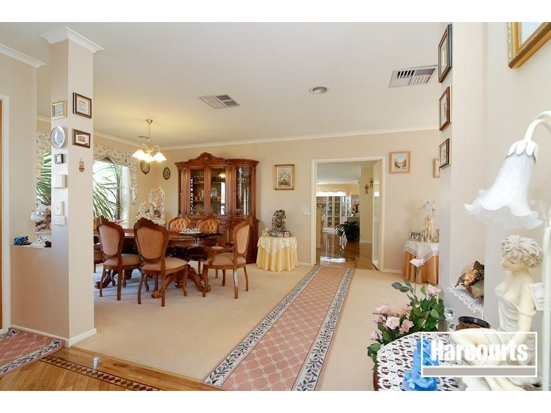 2 Tolmie Rise, Hallam VIC 3803