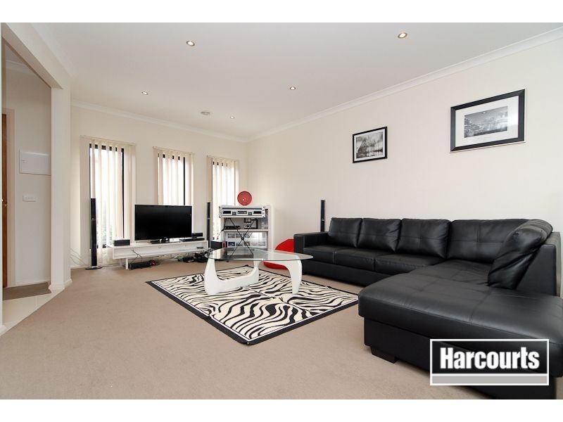 2/8 Jones Road, Dandenong VIC 3175