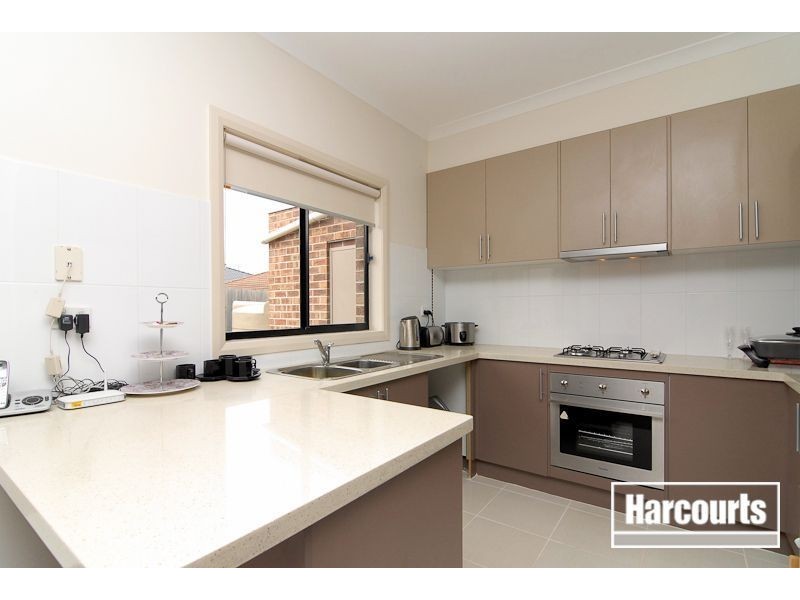 2/8 Jones Road, Dandenong VIC 3175
