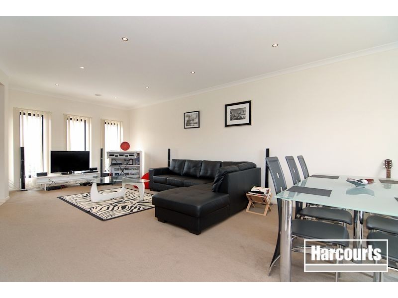 2/8 Jones Road, Dandenong VIC 3175