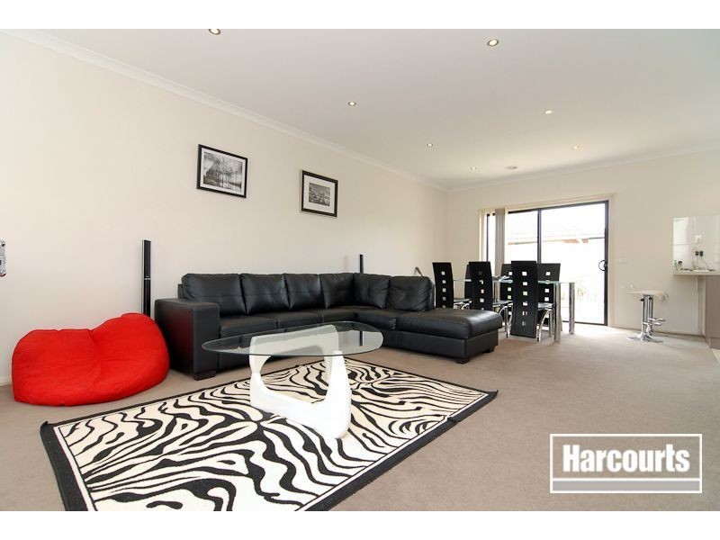 2/8 Jones Road, Dandenong VIC 3175