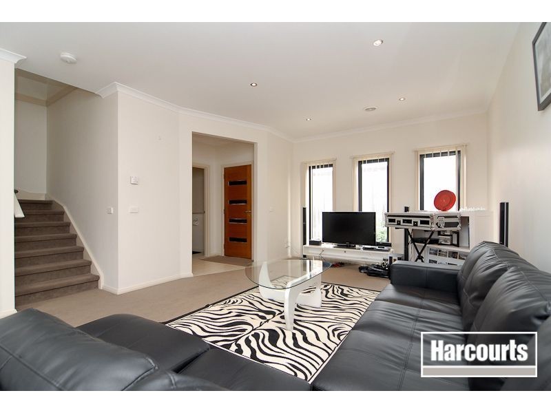 2/8 Jones Road, Dandenong VIC 3175